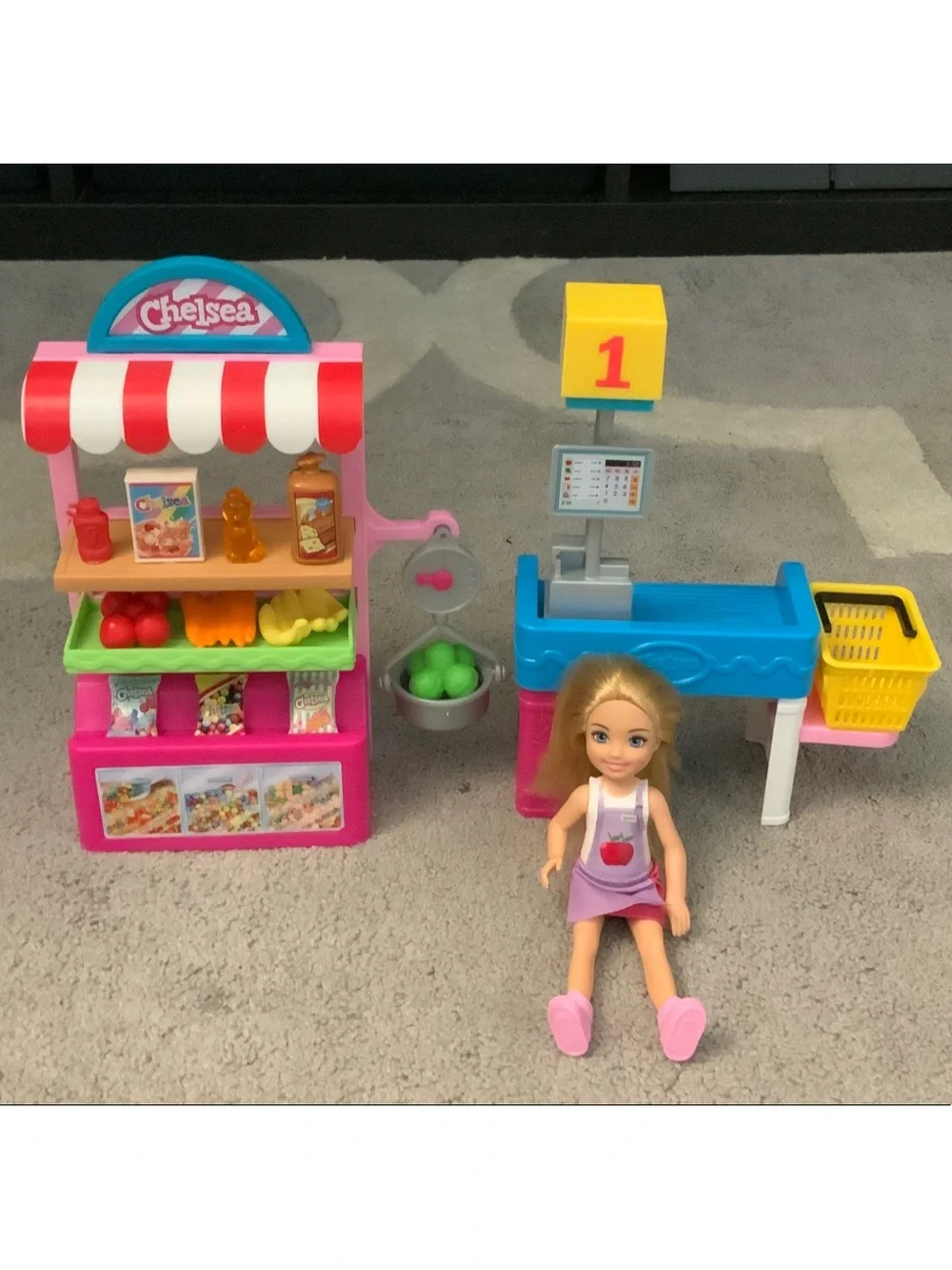 Barbie Chelsea Store - Pink and Blue Play Set
